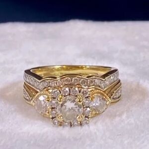 Elegant 14kt Gold and Diamond  Women's Ring